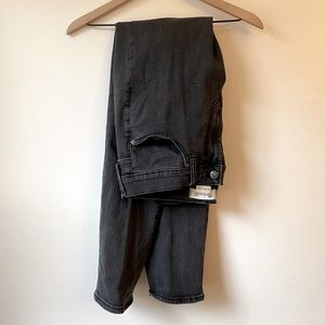 Men’s Garment-Dyed Slim Flex Jean in Black